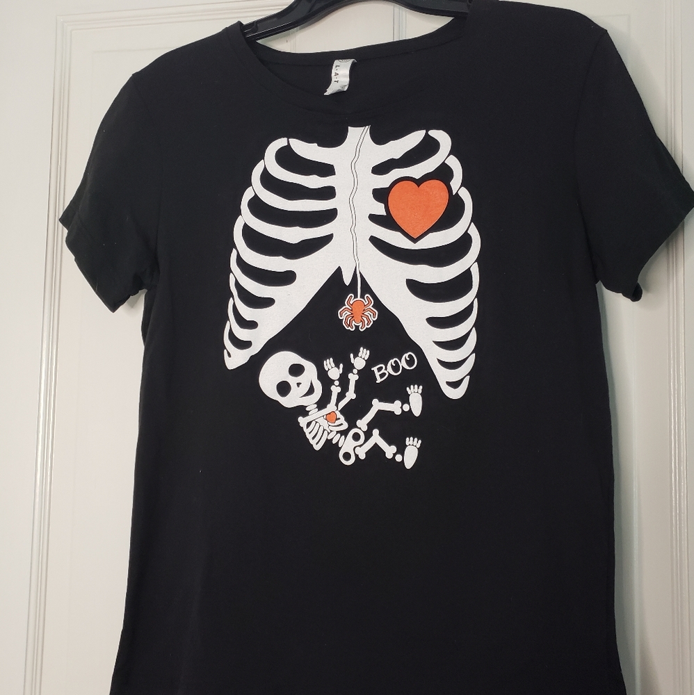 Skeleton Halloween Spooky Expecting Pregnant Shirt - Picture 1 of 3